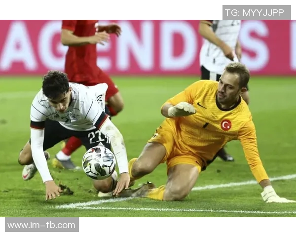 马伦首秀闪耀罗马收获处子球庆祝胜利瞬间分享社媒喜悦